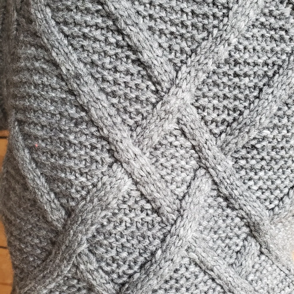 🤏 Ann Taylor LOFT super comfy sweater